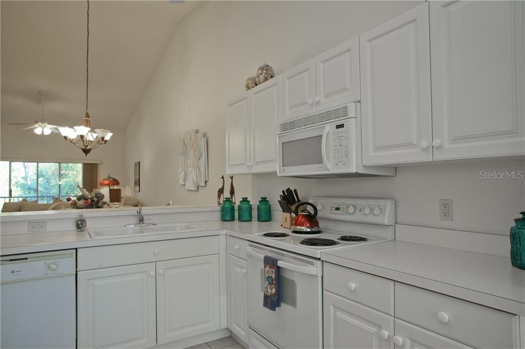 5270 Hyland Hills Avenue, Unit 1722, Sarasota, FL 34241 Photo