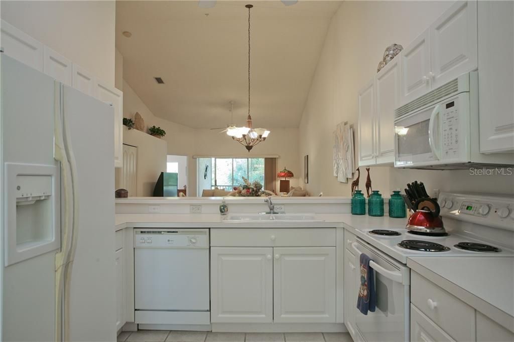 5270 Hyland Hills Avenue, Unit 1722, Sarasota, FL 34241 Photo