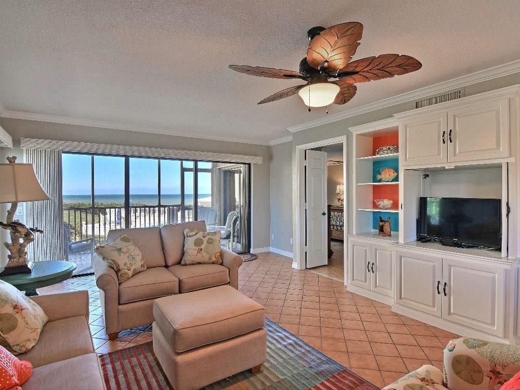 8830 S Sea Oaks Way, Unit 101, Vero Beach, FL 32963 Photo