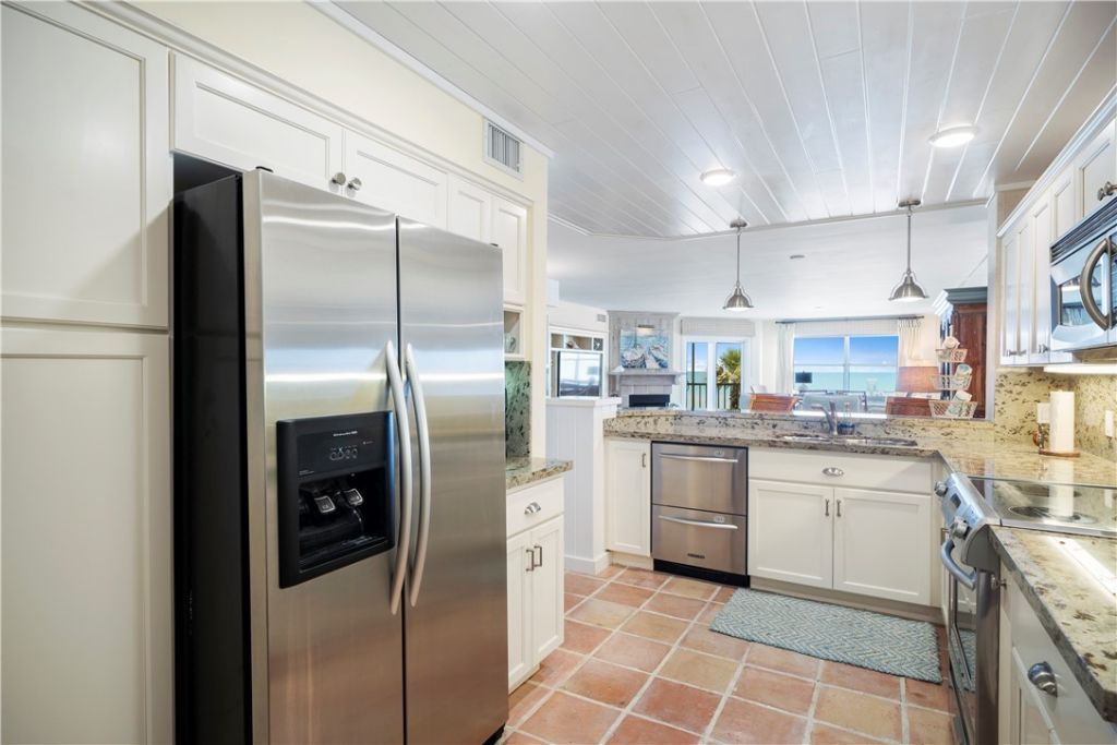 8880 N Sea Oaks Way, Unit 203, Vero Beach, FL 32963 Photo