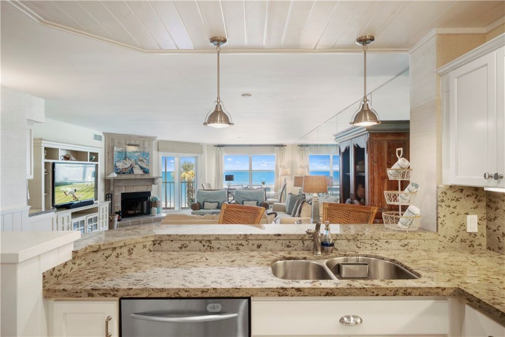 8880 N Sea Oaks Way, Unit 203, Vero Beach, FL 32963 Photo