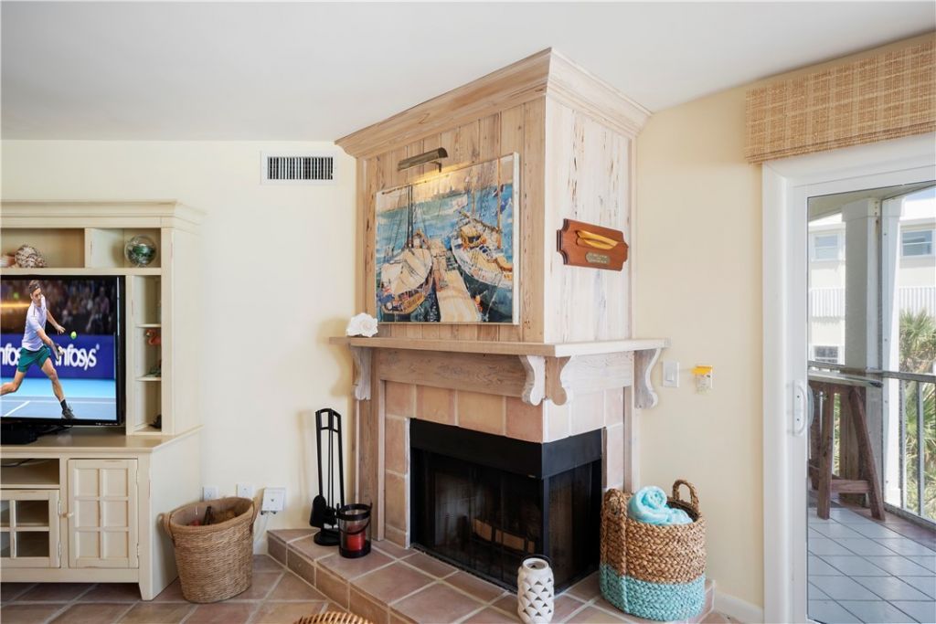 8880 N Sea Oaks Way, Unit 203, Vero Beach, FL 32963 Photo