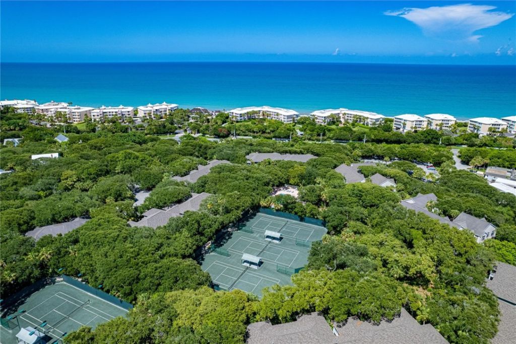 8880 N Sea Oaks Way, Unit 203, Vero Beach, FL 32963 Photo