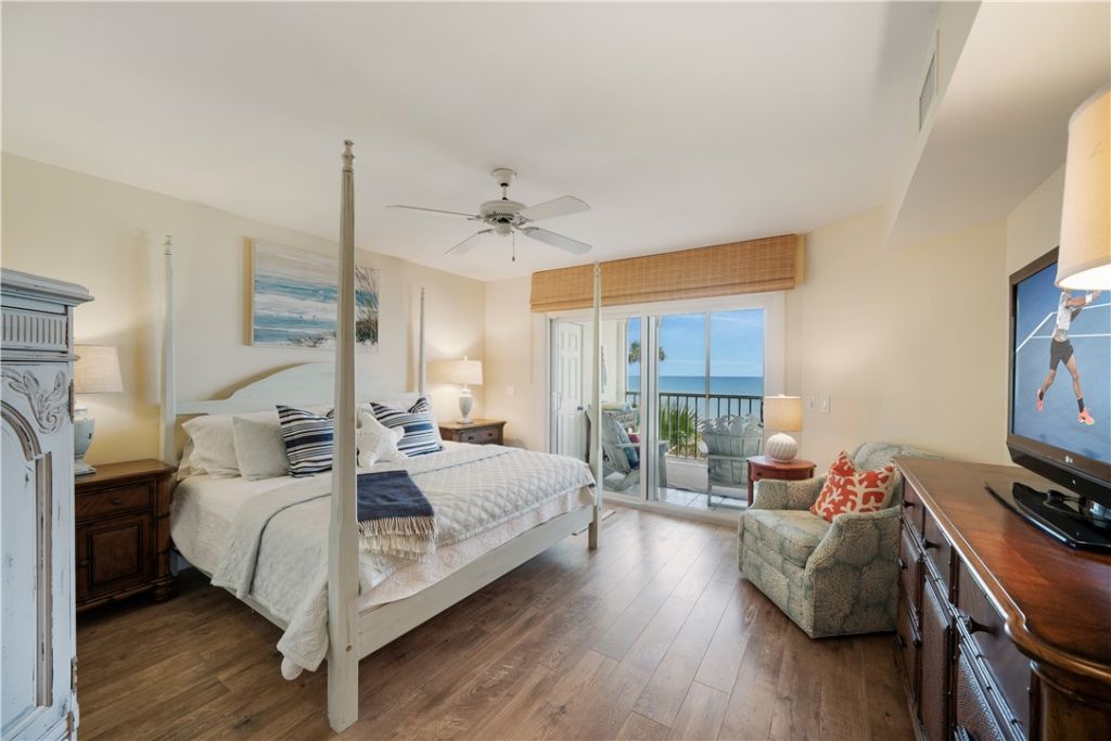 8880 N Sea Oaks Way, Unit 203, Vero Beach, FL 32963 Photo