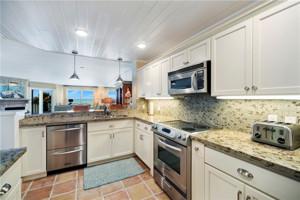 8880 N Sea Oaks Way, Unit 203, Vero Beach, FL 32963 Photo