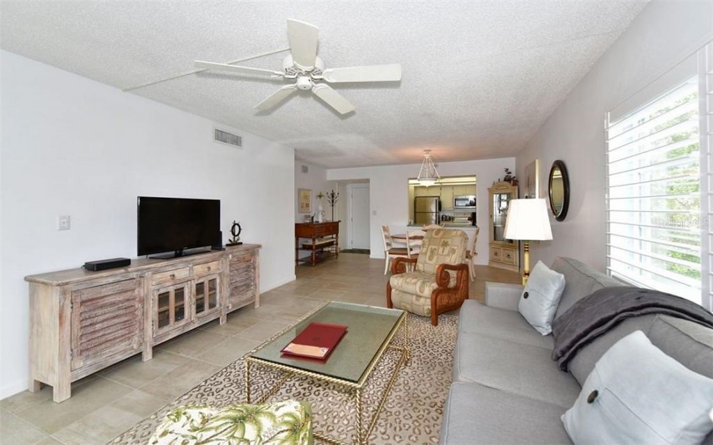 1250 N Portofino Drive, Unit M301, Sarasota, FL 34242 Photo