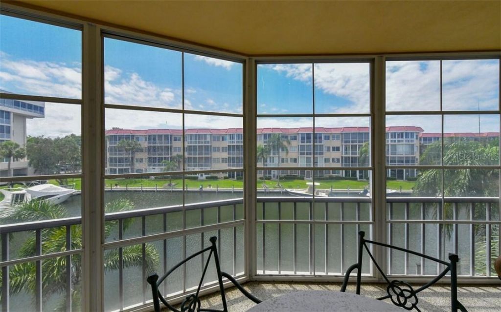 1250 N Portofino Drive, Unit M301, Sarasota, FL 34242 Photo