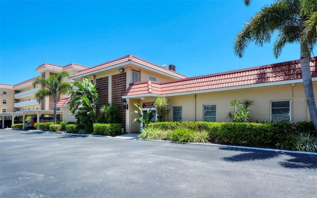 1250 N Portofino Drive, Unit M301, Sarasota, FL 34242 Photo