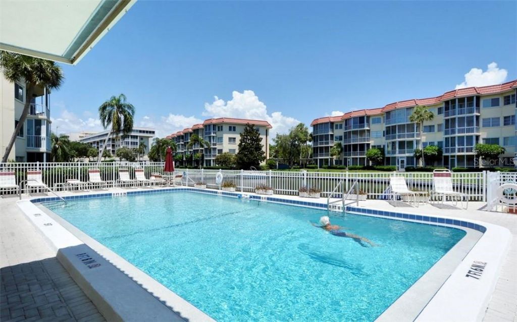 1250 N Portofino Drive, Unit M301, Sarasota, FL 34242 Photo