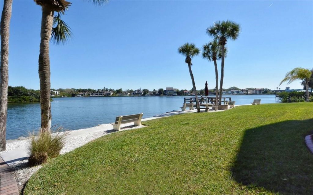 1250 N Portofino Drive, Unit M301, Sarasota, FL 34242 Photo