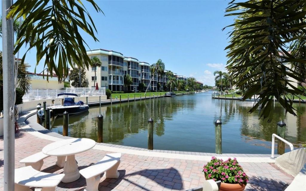 1250 N Portofino Drive, Unit M301, Sarasota, FL 34242 Photo