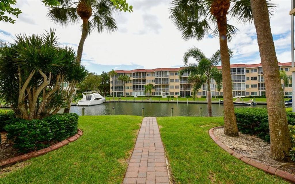 1250 N Portofino Drive, Unit M301, Sarasota, FL 34242 Photo
