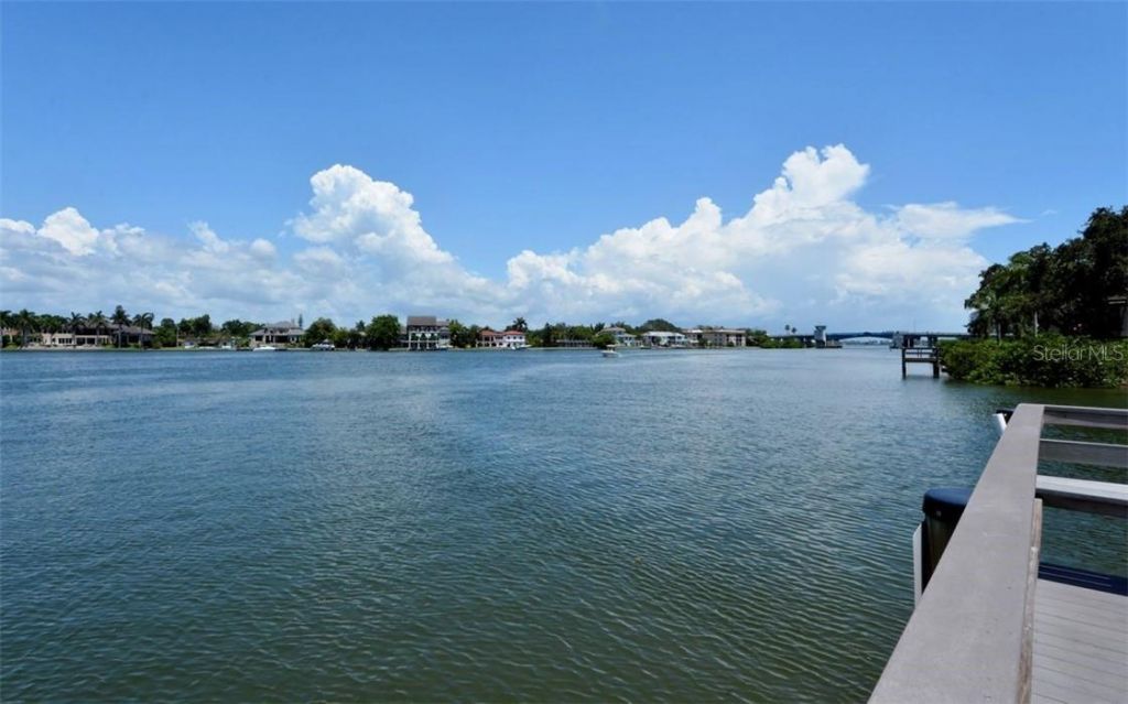 1250 N Portofino Drive, Unit M301, Sarasota, FL 34242 Photo