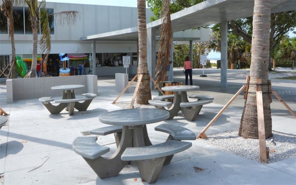 1250 N Portofino Drive, Unit M301, Sarasota, FL 34242 Photo