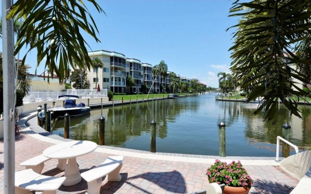 1250 N Portofino Drive, Unit M301, Sarasota, FL 34242 Photo