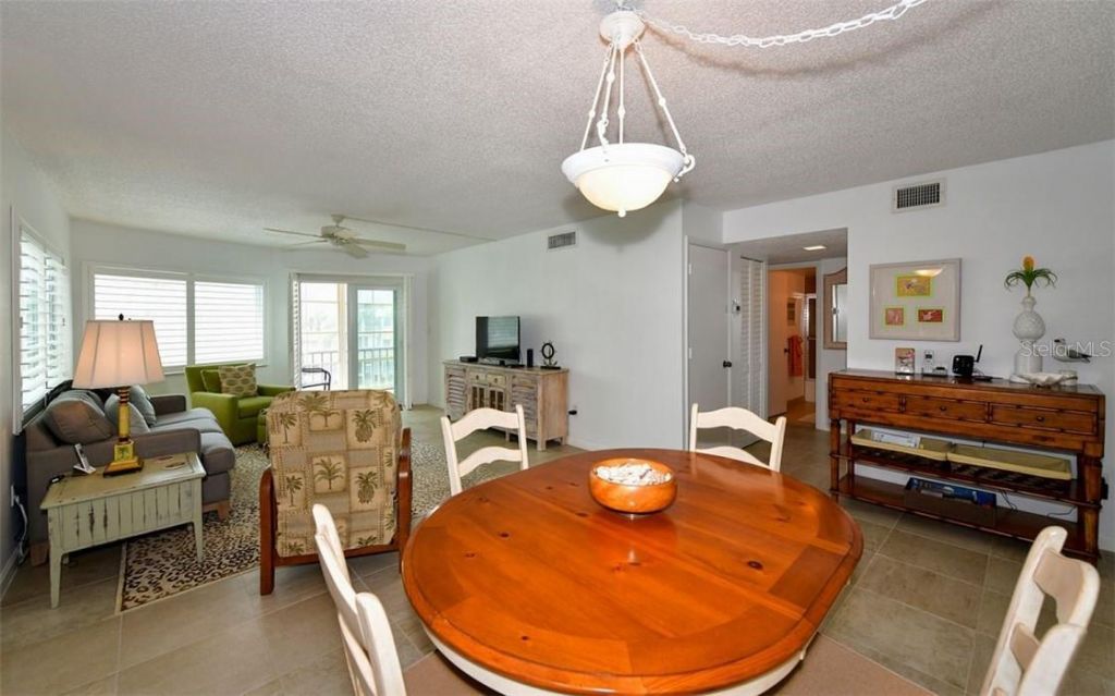 1250 N Portofino Drive, Unit M301, Sarasota, FL 34242 Photo