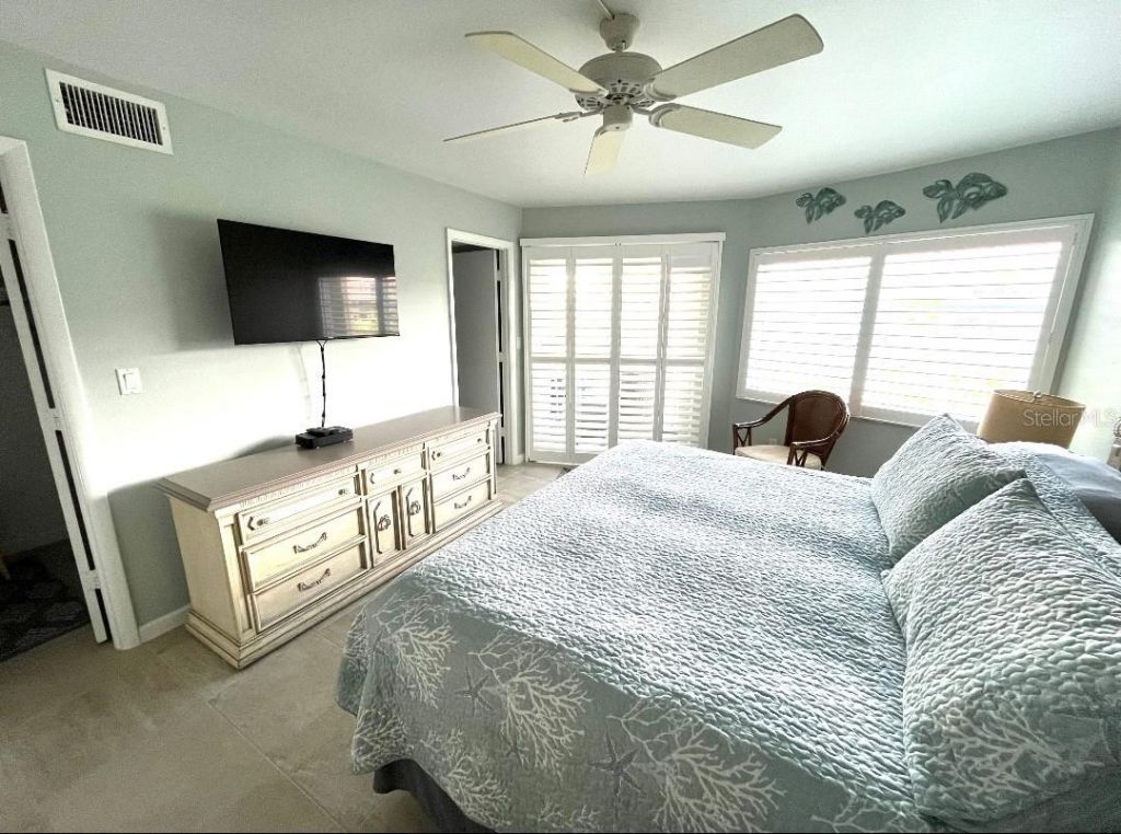 1250 N Portofino Drive, Unit M301, Sarasota, FL 34242 Photo