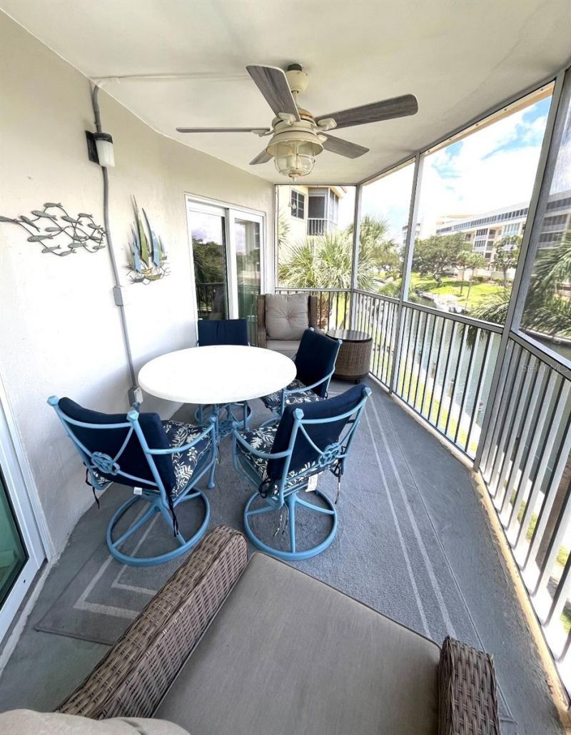 1250 N Portofino Drive, Unit M301, Sarasota, FL 34242 Photo