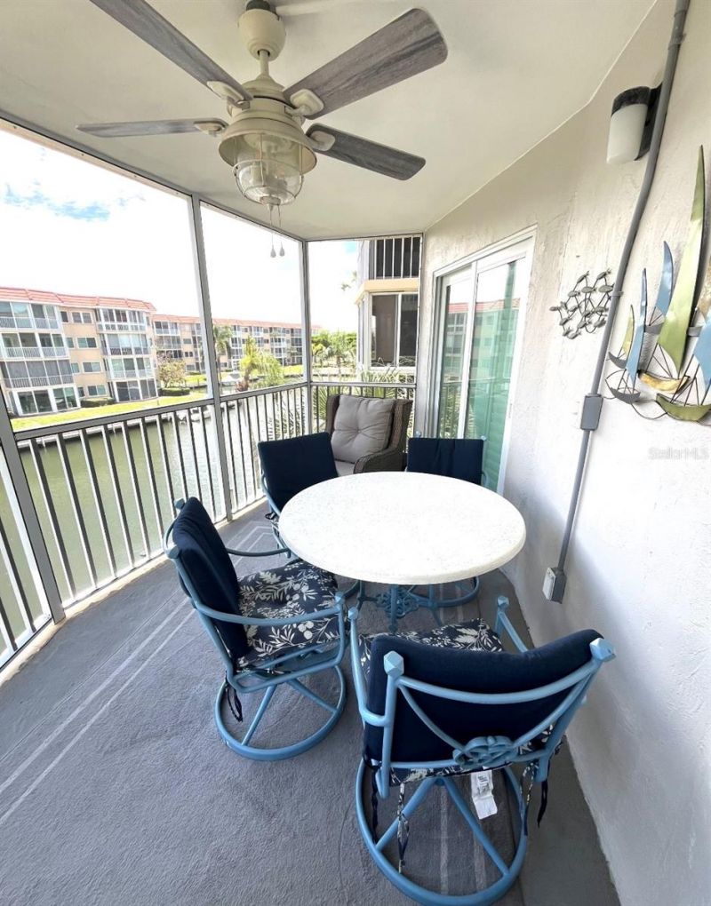 1250 N Portofino Drive, Unit M301, Sarasota, FL 34242 Photo
