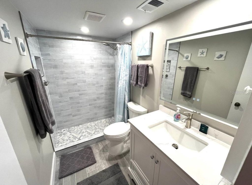 1250 N Portofino Drive, Unit M301, Sarasota, FL 34242 Photo