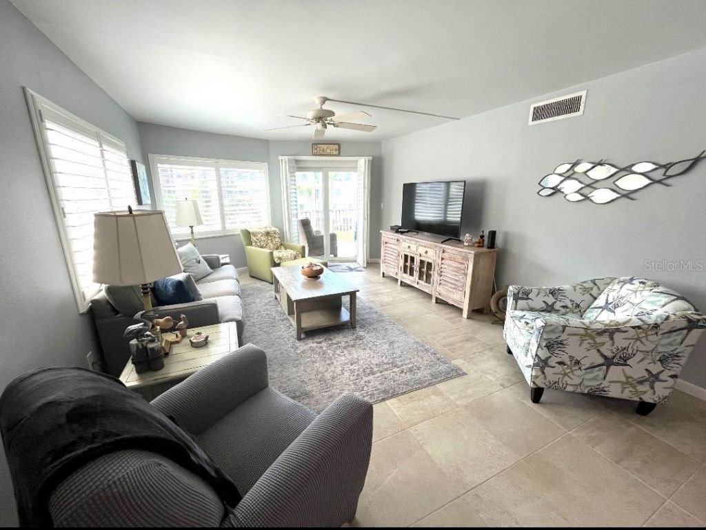 1250 N Portofino Drive, Unit M301, Sarasota, FL 34242 Photo