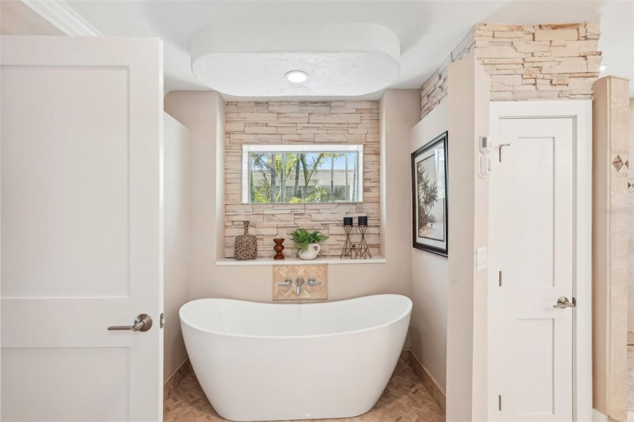 85 S Polk Drive, Sarasota, FL 34236 Photo