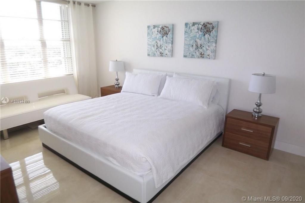5161 Collins Av, Unit 806, Miami Beach, FL 33140 Photo