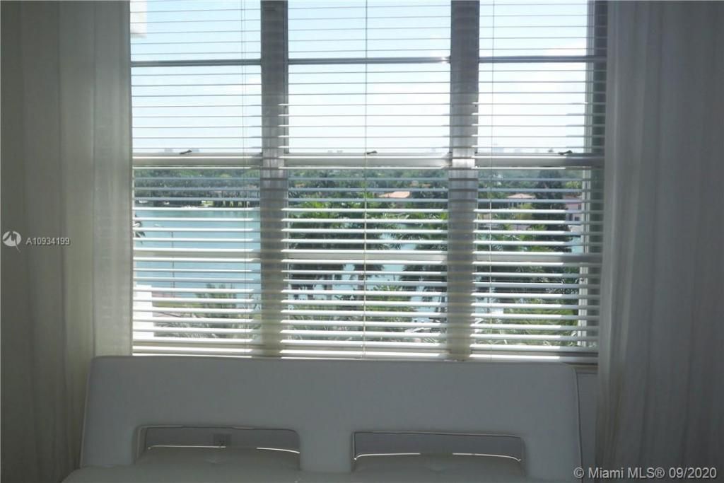 5161 Collins Av, Unit 806, Miami Beach, FL 33140 Photo