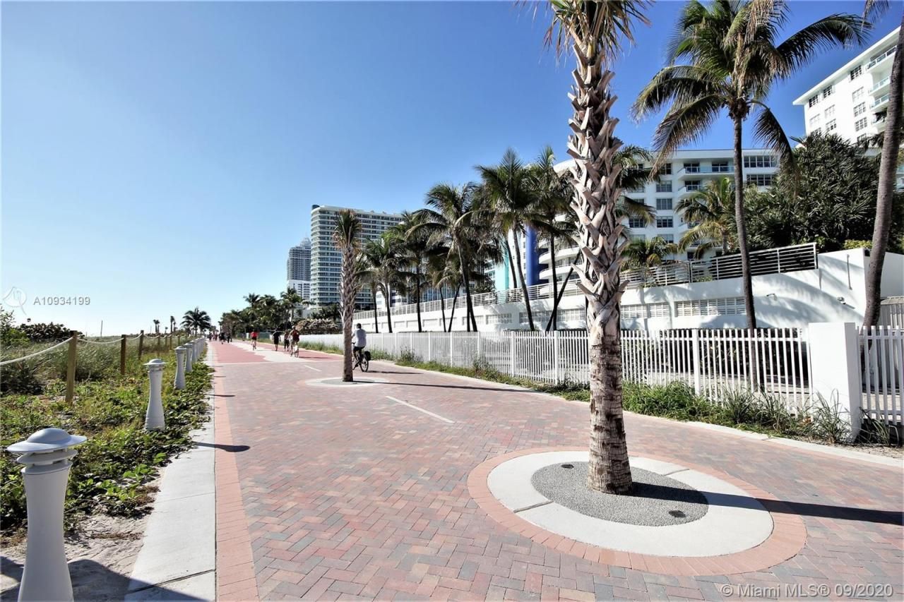 5161 Collins Av, Unit 806, Miami Beach, FL 33140 Photo