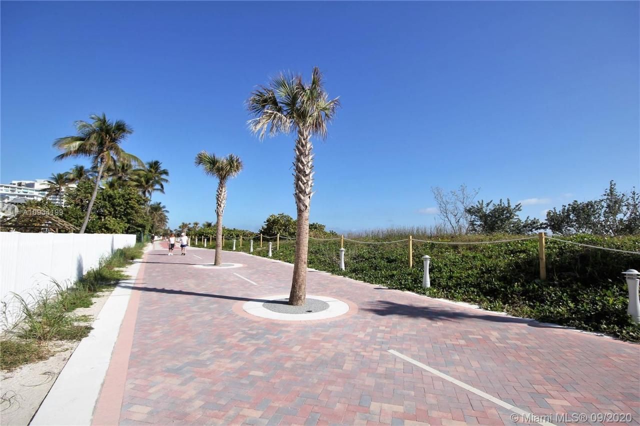 5161 Collins Av, Unit 806, Miami Beach, FL 33140 Photo