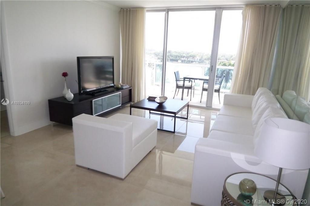 5161 Collins Av, Unit 806, Miami Beach, FL 33140 Photo