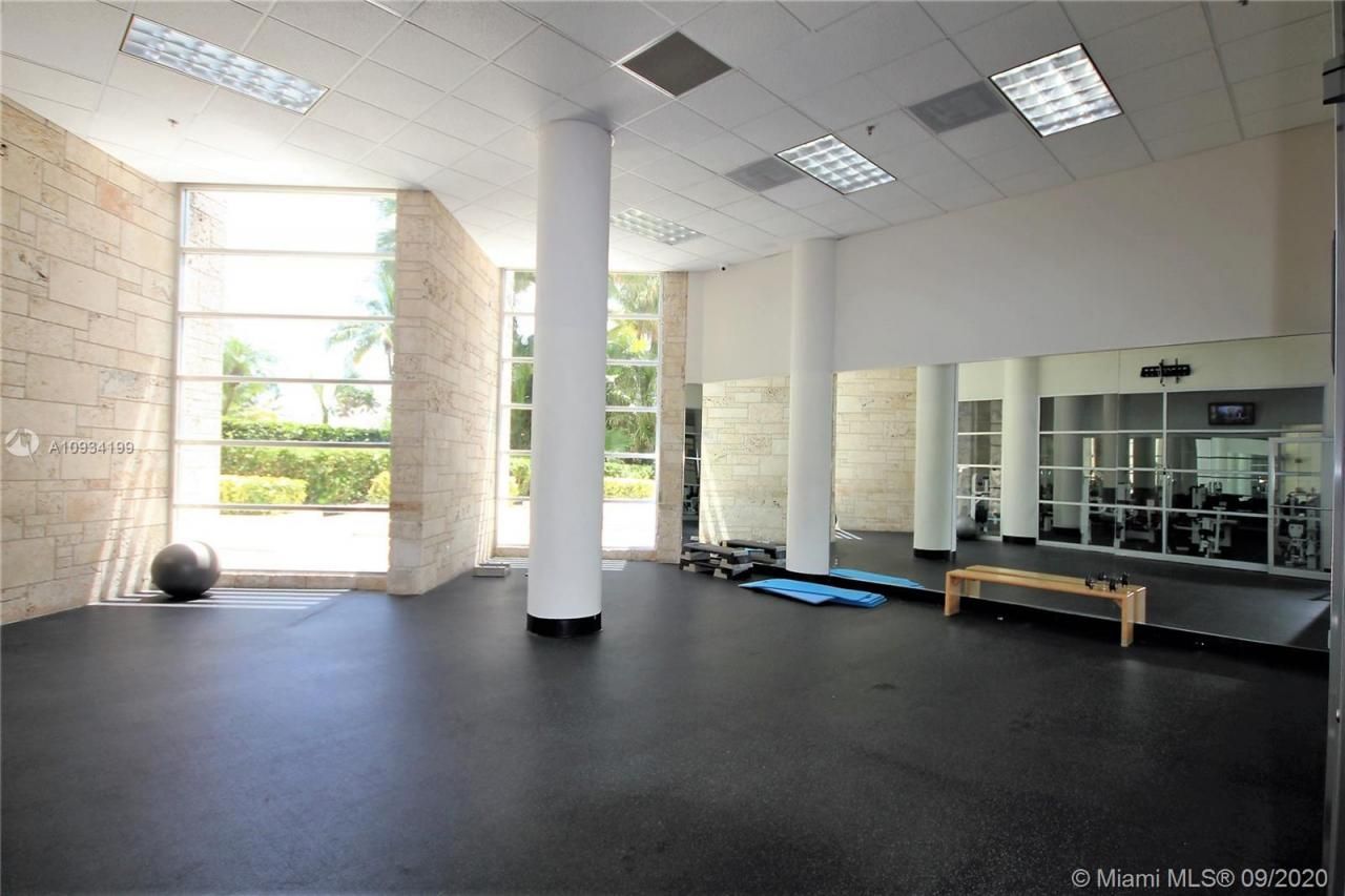 5161 Collins Av, Unit 806, Miami Beach, FL 33140 Photo