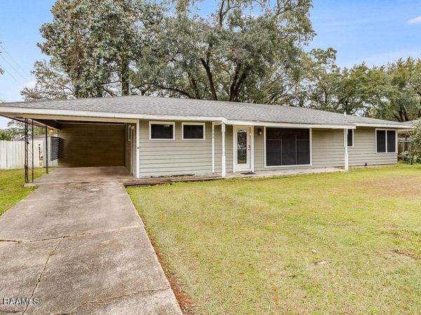 220 Attakapas Road, Lafayette, LA 70501