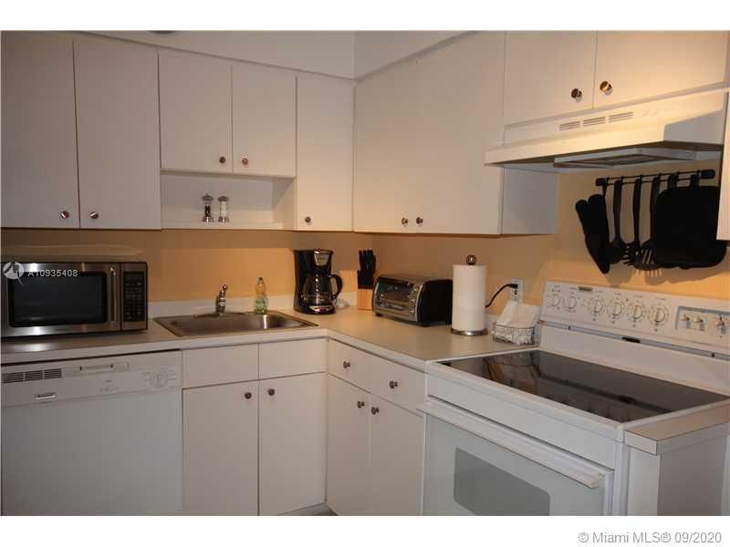 5161 Collins Av, Unit 508, Miami Beach, FL 33140 Photo
