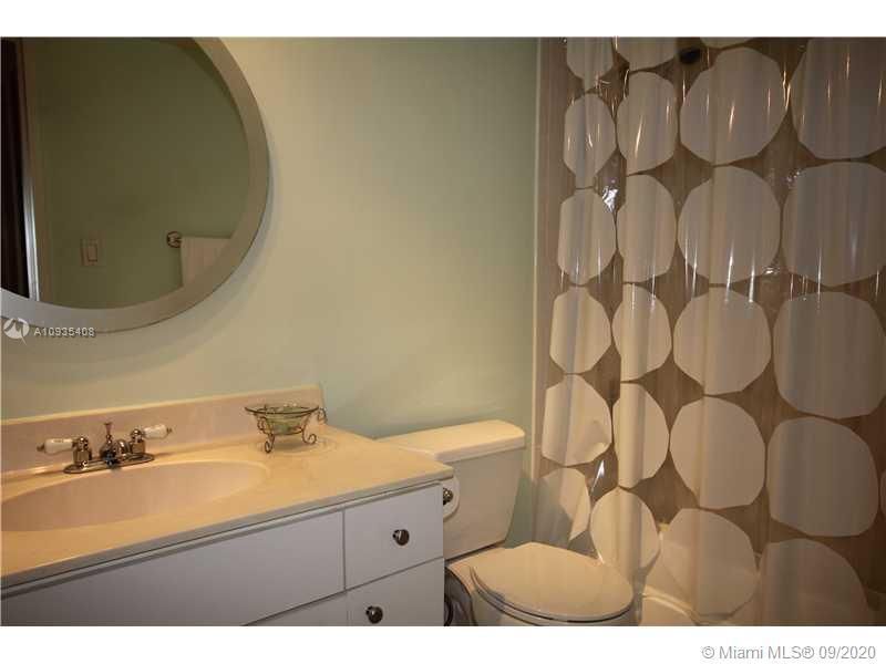 5161 Collins Av, Unit 508, Miami Beach, FL 33140 Photo