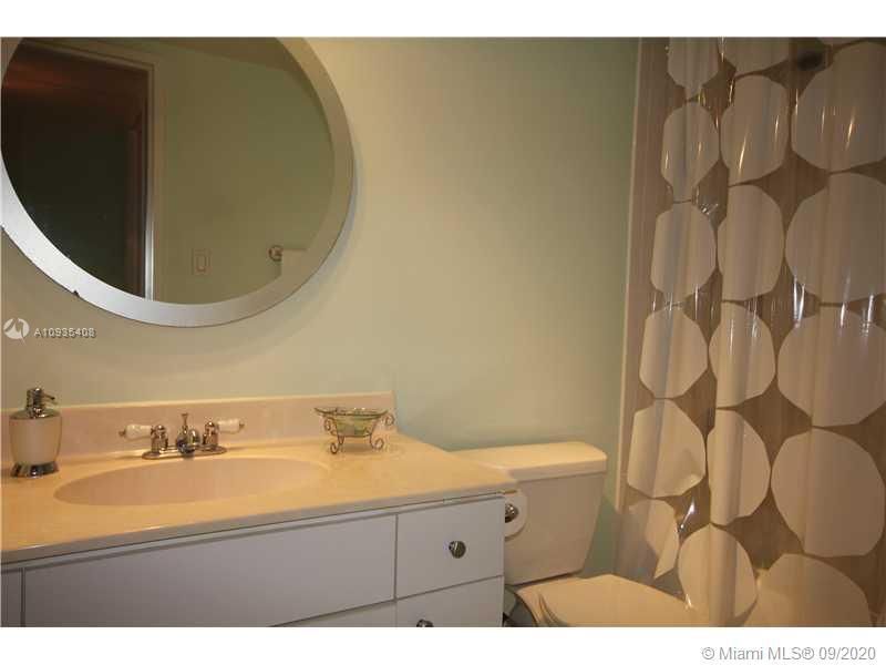 5161 Collins Av, Unit 508, Miami Beach, FL 33140 Photo