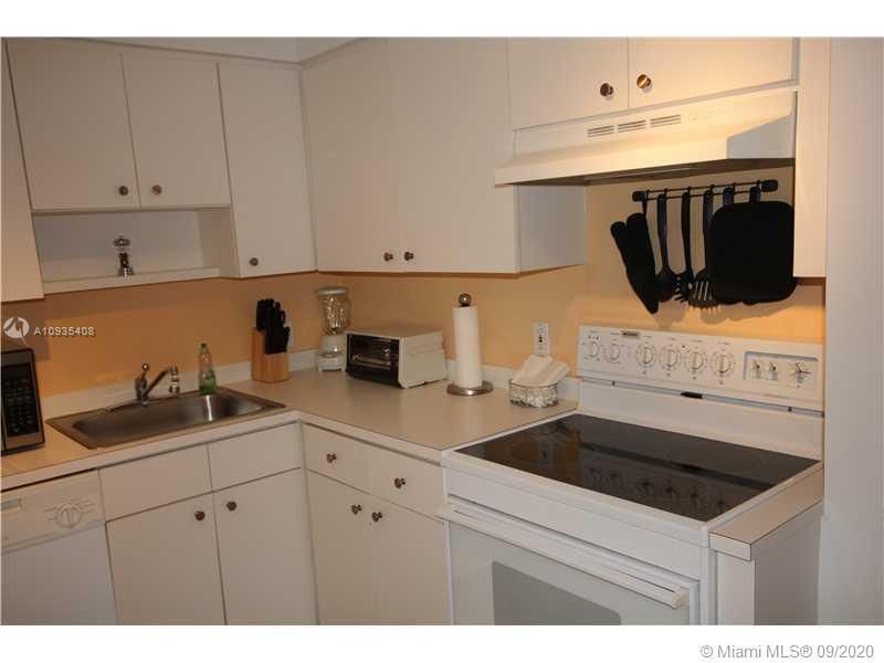 5161 Collins Av, Unit 508, Miami Beach, FL 33140 Photo