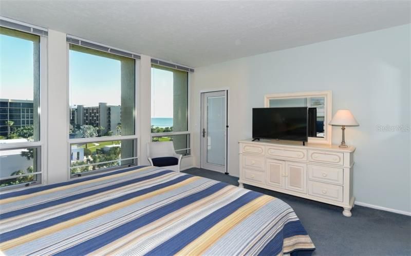 1125 Gulf Of Mexico Drive, Unit 403, Longboat Key, FL 34228 Photo