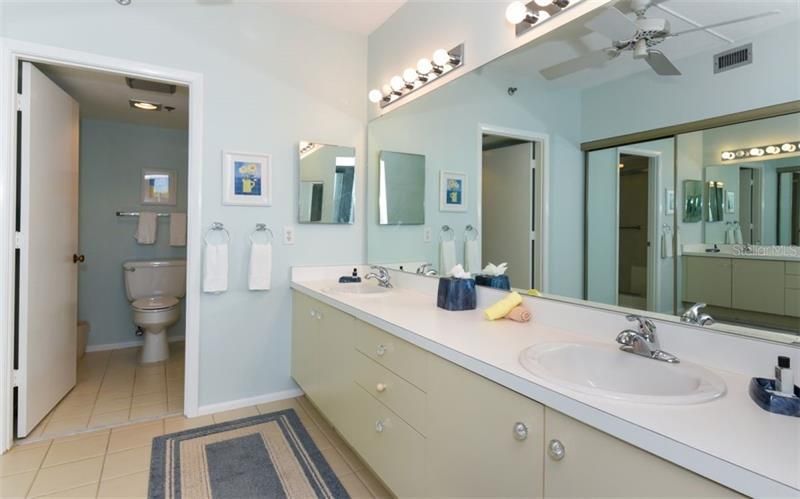 1125 Gulf Of Mexico Drive, Unit 403, Longboat Key, FL 34228 Photo