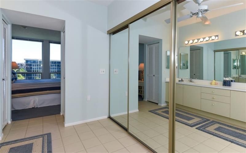 1125 Gulf Of Mexico Drive, Unit 403, Longboat Key, FL 34228 Photo