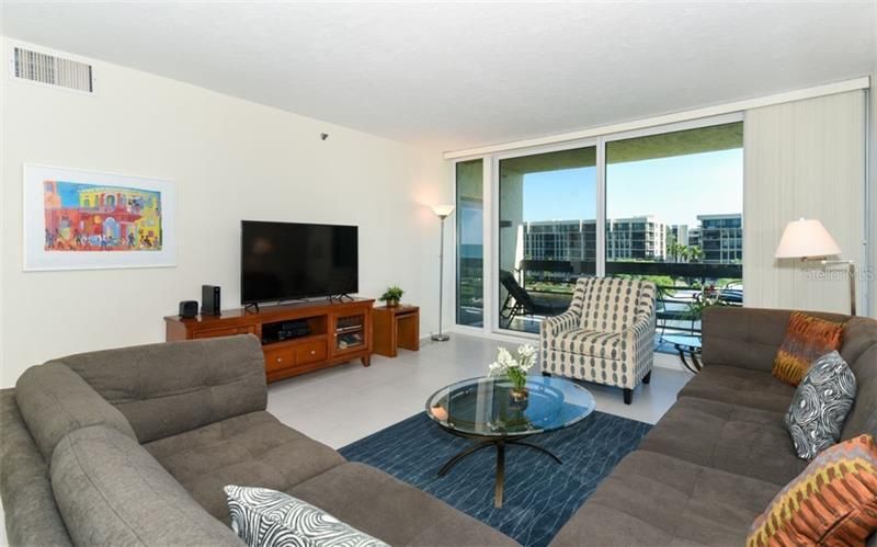 1125 Gulf Of Mexico Drive, Unit 403, Longboat Key, FL 34228 Photo