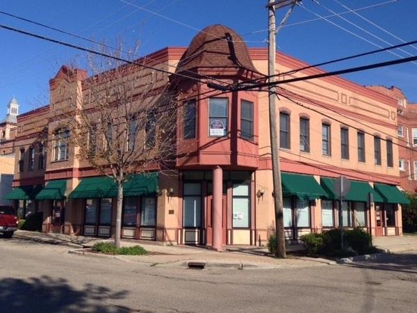 131 E Calhoun Street, Woodstock, IL 60098