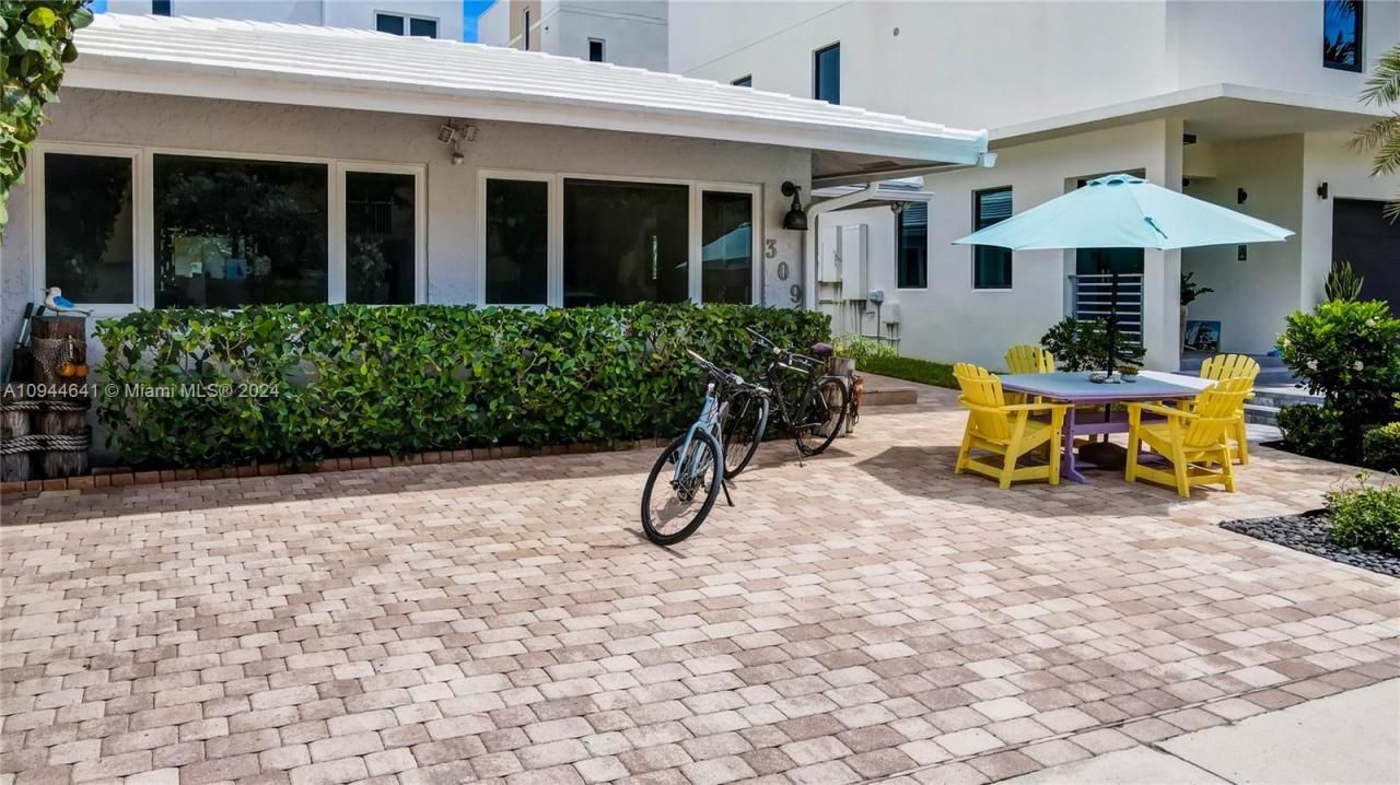 309 Oak St, Hollywood, FL 33019 Photo