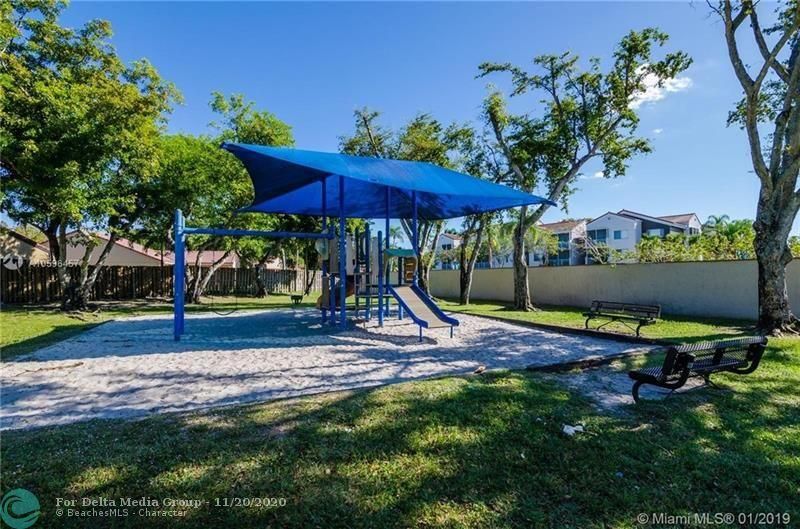 6635 NW 173rd Lane, Hialeah, FL 33015 Photo