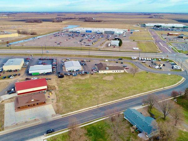 1351 Canoga Park Drive, Marshall, MN 56258