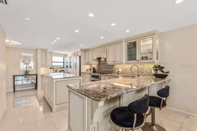 5770 Midnight Pass Road, Unit 605, Sarasota, FL 34242 Photo