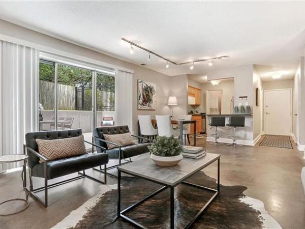 4143 Roanoke Road, Unit 4, Kansas City, MO 64111