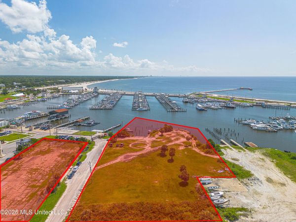 890 23rd Street, Gulfport, MS 39501