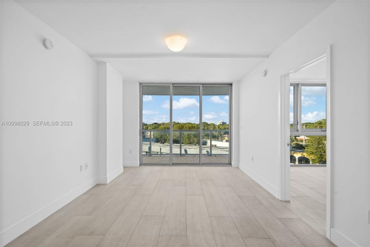 13800 Highland Dr, Unit 504, North Miami Beach, FL 33181 Photo
