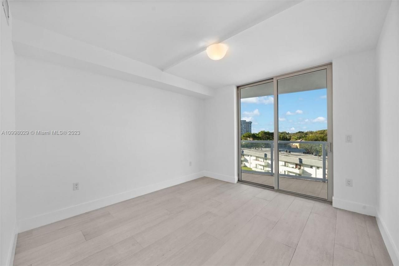 13800 Highland Dr, Unit 504, North Miami Beach, FL 33181 Photo